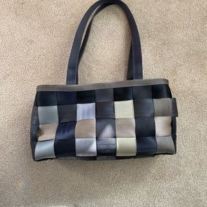 Harvey’s Seatbelt Purse